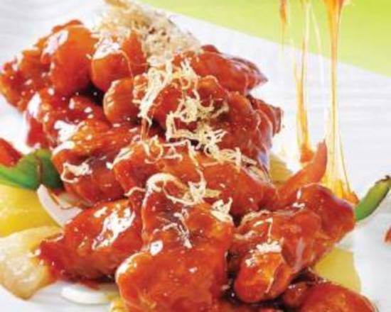 Sweet & Sour Pork with Pineapple 菠蘿咕嚕肉